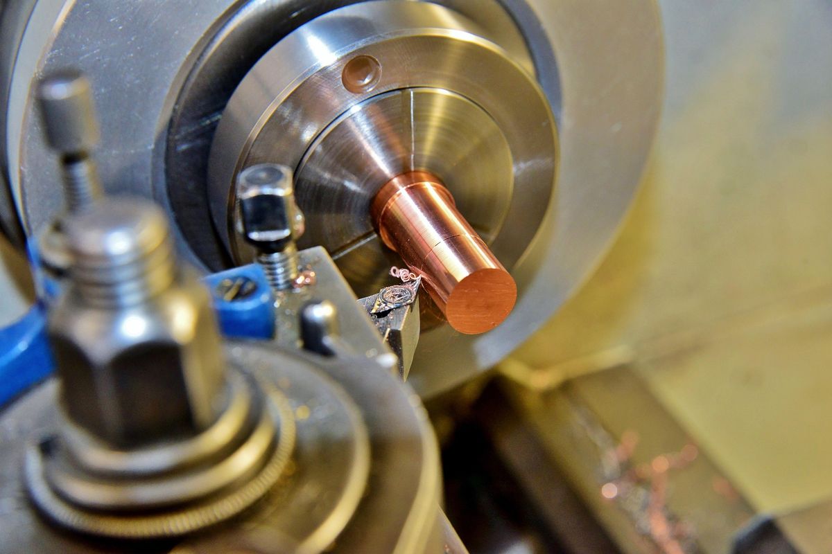 CNC strugovanje metala — precizna obrada MIKAL ABS