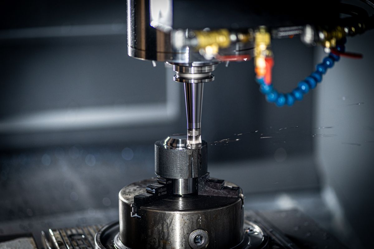 CNC strugovanje — obrada metala na strugu MIKAL ABS
