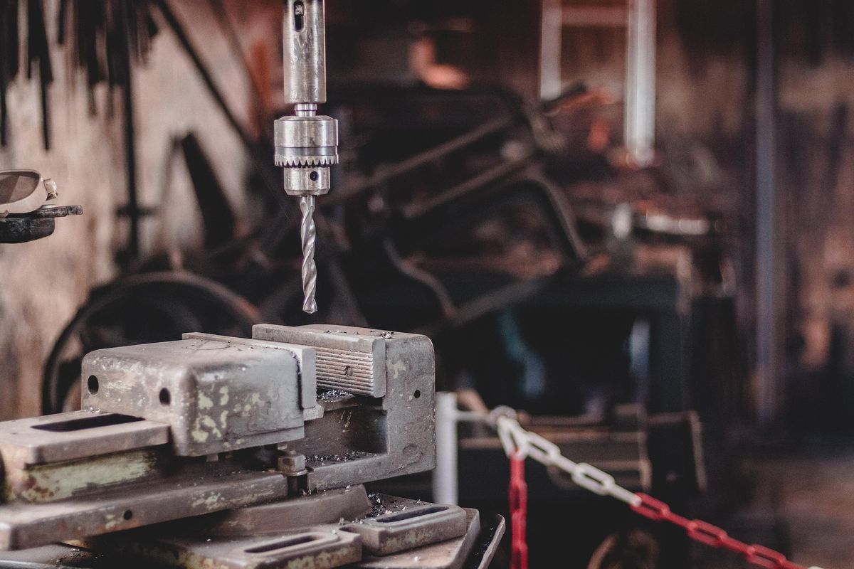 CNC obrada metala — glodanje, strugovanje, bušenje MIKAL ABS Beograd